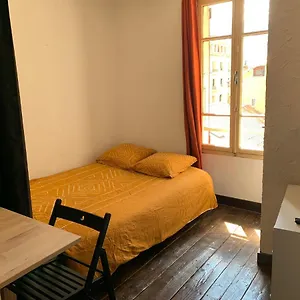 Studio 1 Lit Double Et Un Canapé Appartement
